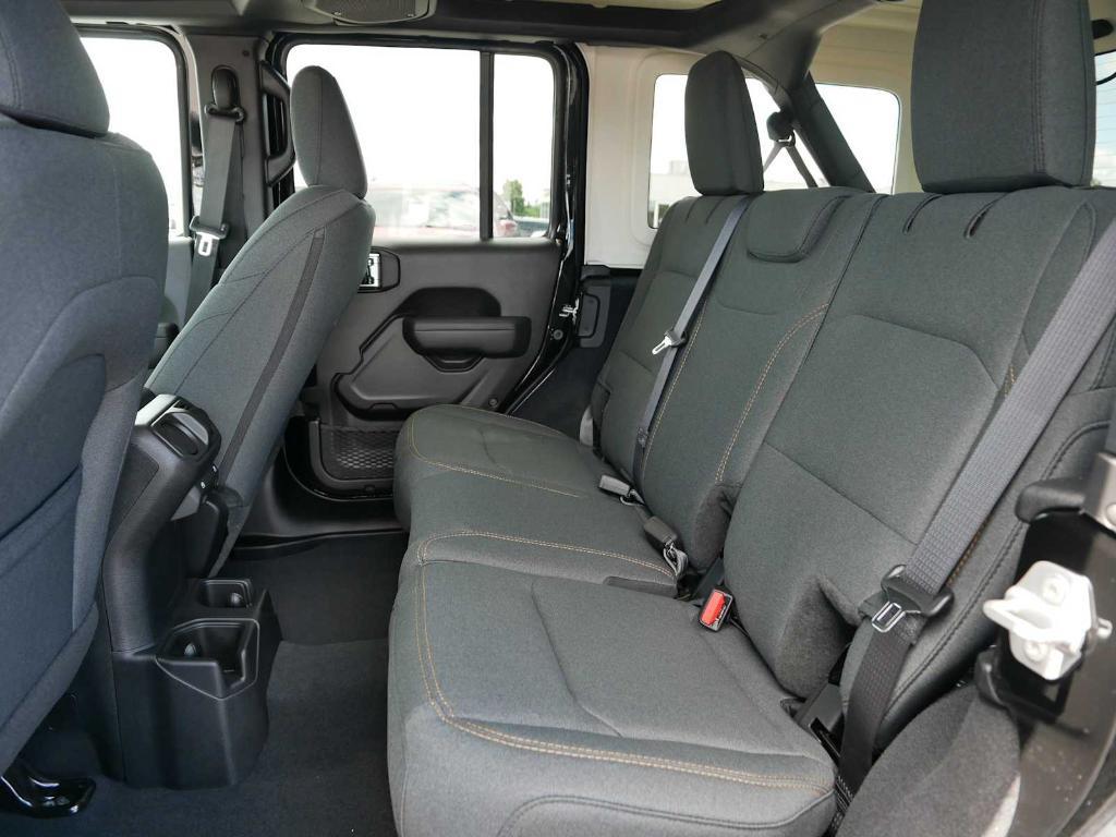 new 2025 Jeep Wrangler car, priced at $48,376