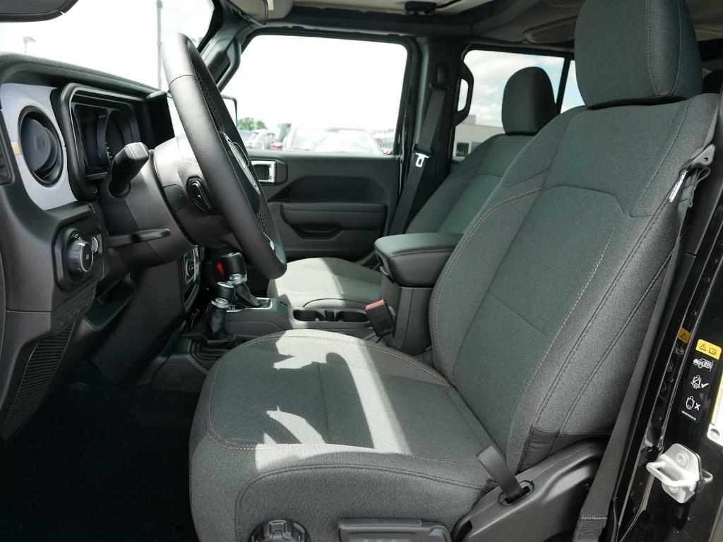 new 2025 Jeep Wrangler car, priced at $48,376