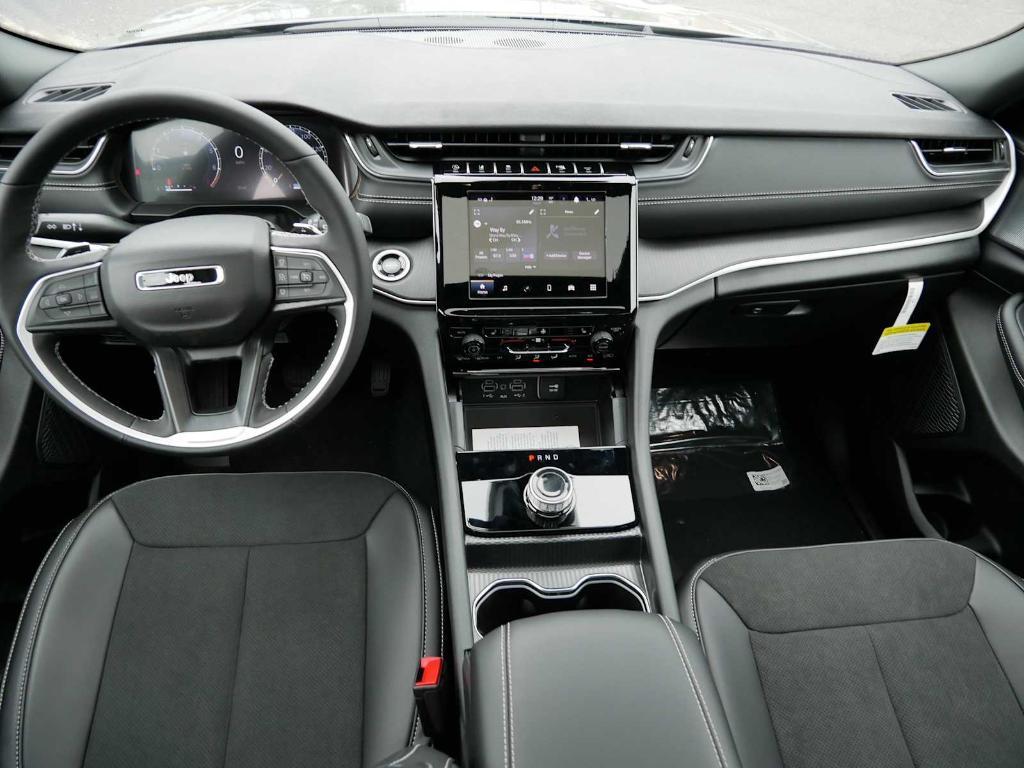 new 2025 Jeep Grand Cherokee L car, priced at $44,567