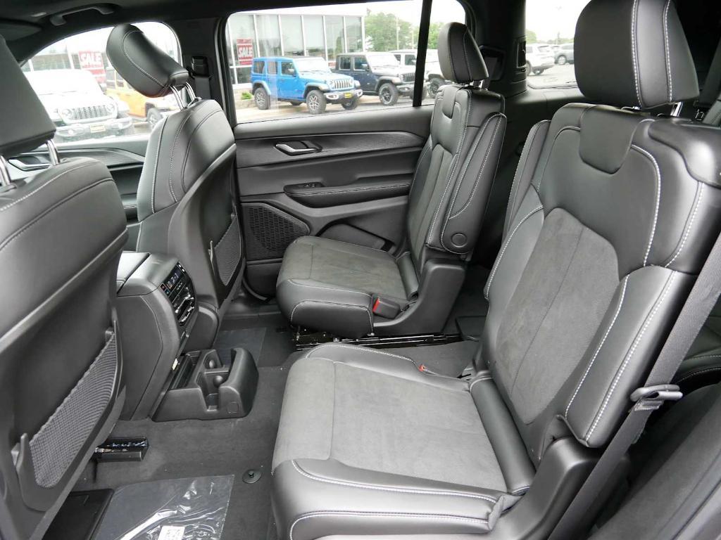 new 2025 Jeep Grand Cherokee L car, priced at $44,567