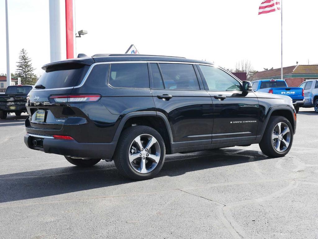 new 2024 Jeep Grand Cherokee L car, priced at $45,800