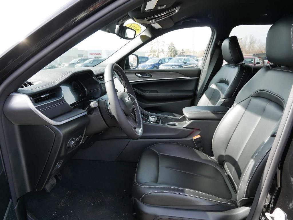new 2024 Jeep Grand Cherokee L car, priced at $45,800
