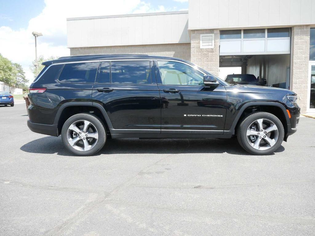 new 2024 Jeep Grand Cherokee L car, priced at $49,999