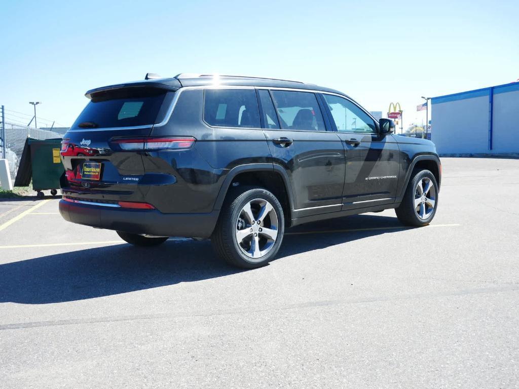 new 2024 Jeep Grand Cherokee L car, priced at $48,001