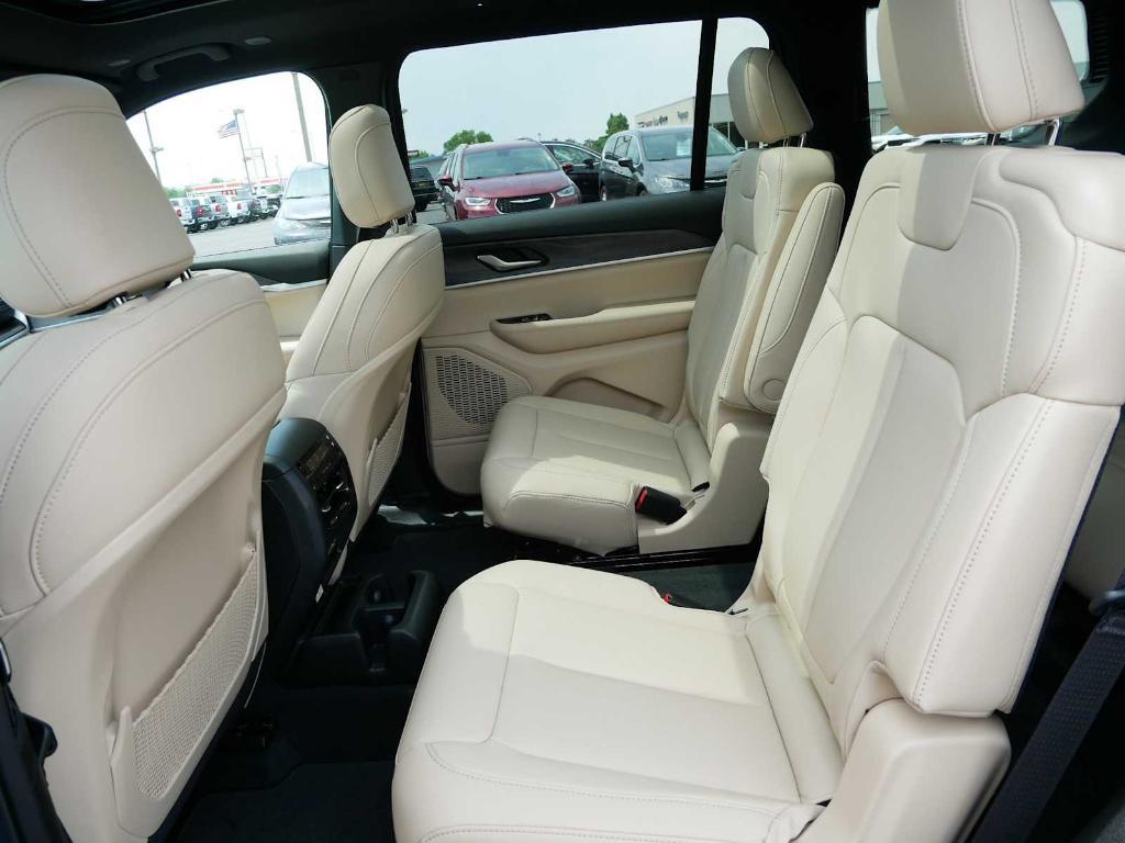new 2025 Jeep Grand Cherokee L car, priced at $47,343