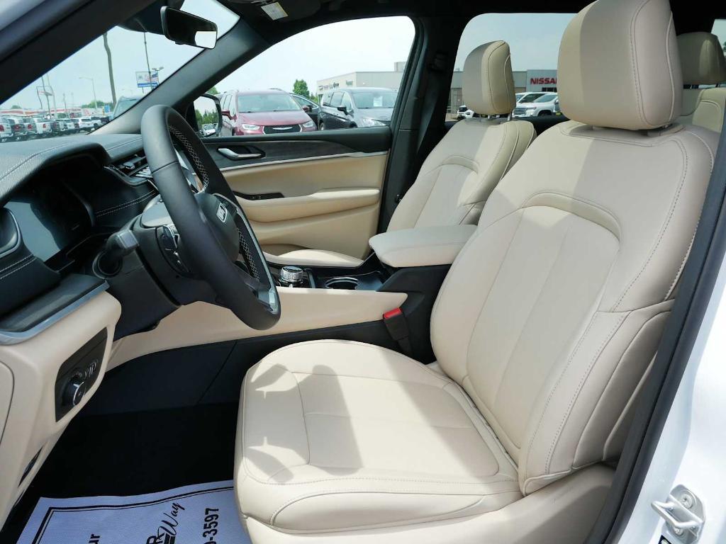 new 2025 Jeep Grand Cherokee L car, priced at $47,343