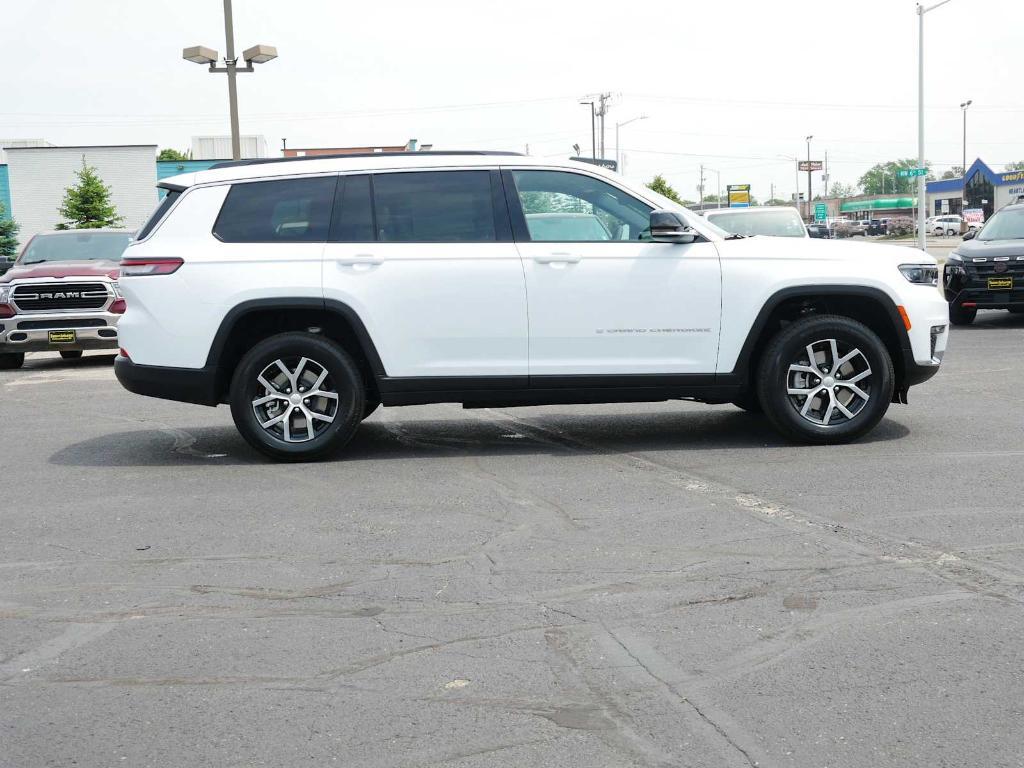 new 2025 Jeep Grand Cherokee L car, priced at $47,343
