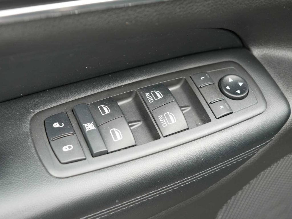 used 2021 Jeep Grand Cherokee car, priced at $22,991
