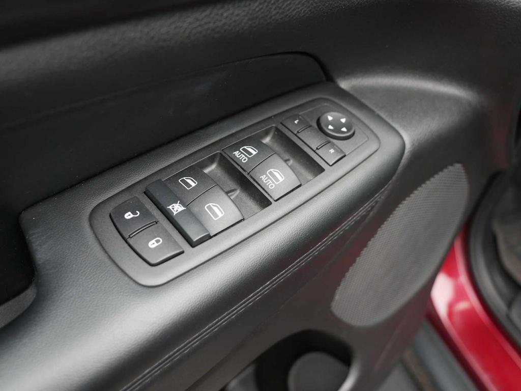 used 2022 Jeep Grand Cherokee WK car, priced at $25,892