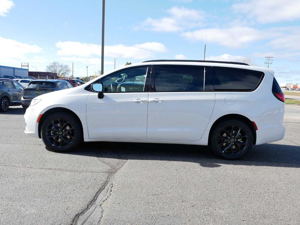 new 2026 Chrysler Pacifica car, priced at $51,722