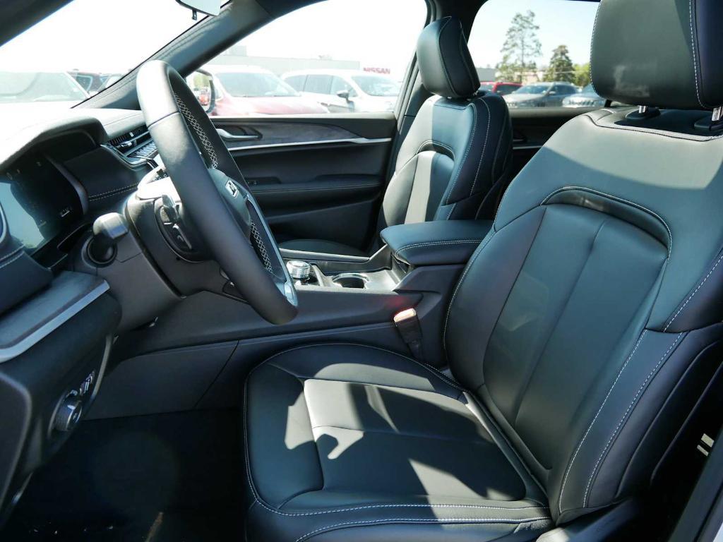 new 2025 Jeep Grand Cherokee L car, priced at $49,437