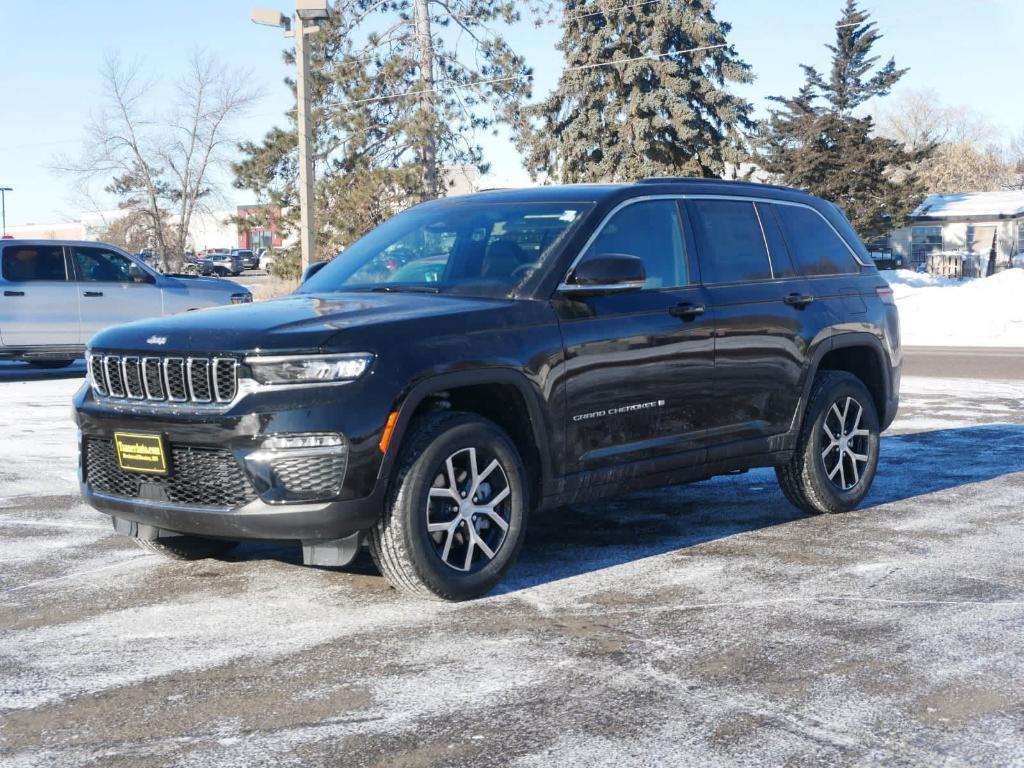 new 2025 Jeep Grand Cherokee car, priced at $45,290