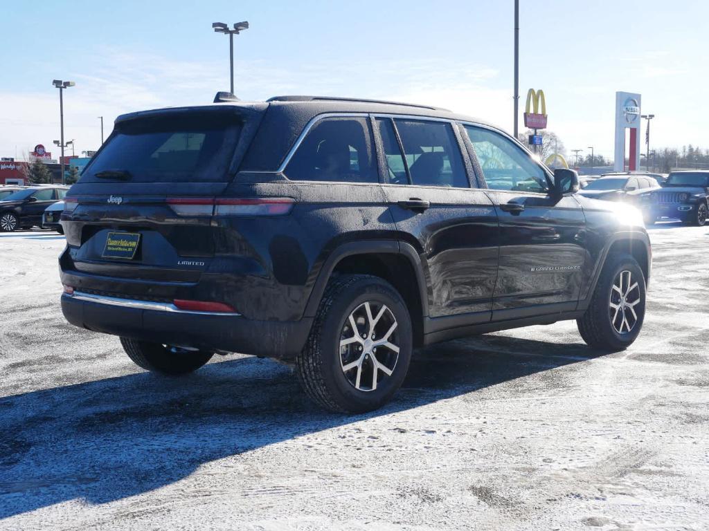 new 2025 Jeep Grand Cherokee car, priced at $45,290