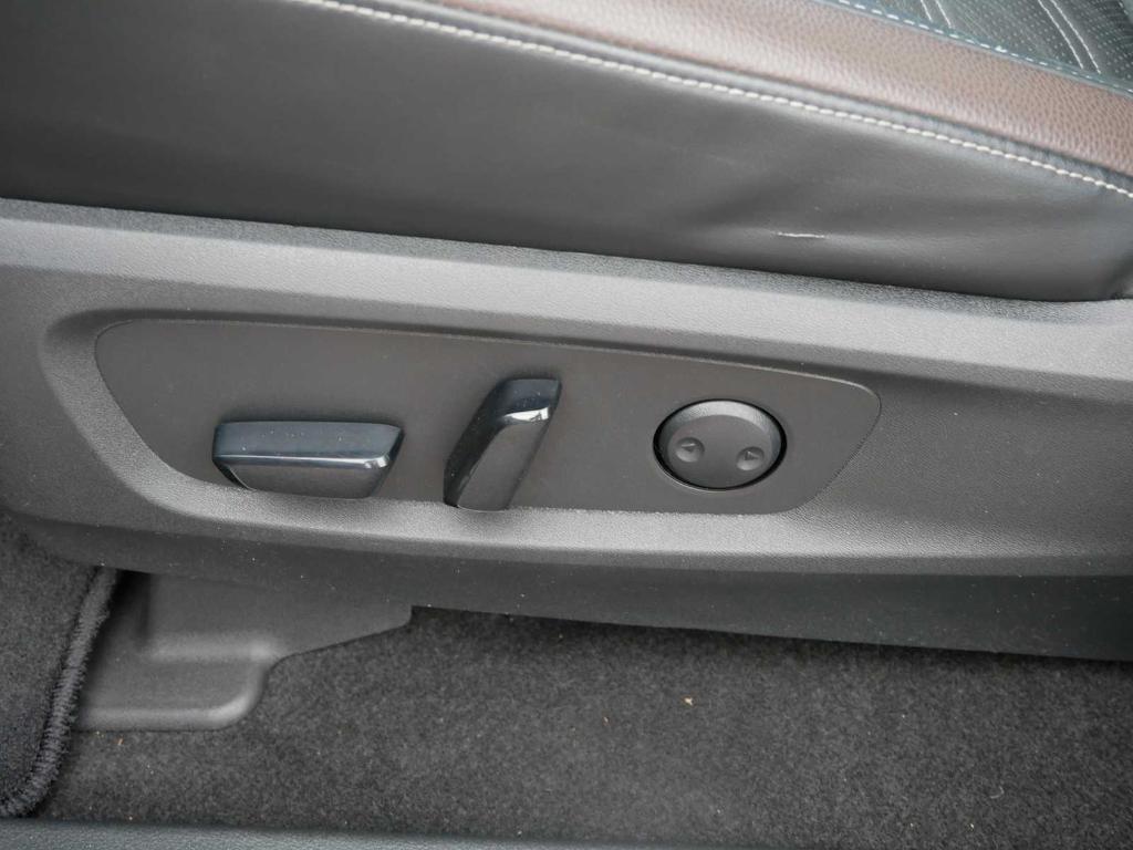 used 2022 Nissan Pathfinder car, priced at $36,997
