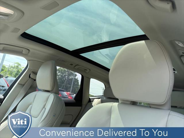 new 2025 Volvo XC60 car, priced at $65,625