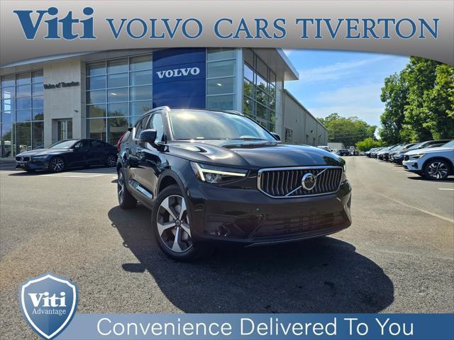 new 2025 Volvo XC40 car, priced at $46,465