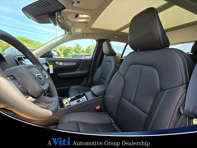 used 2025 Volvo XC40 car