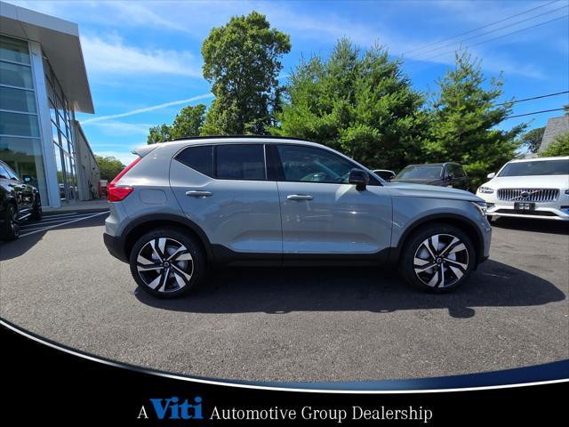 used 2025 Volvo XC40 car