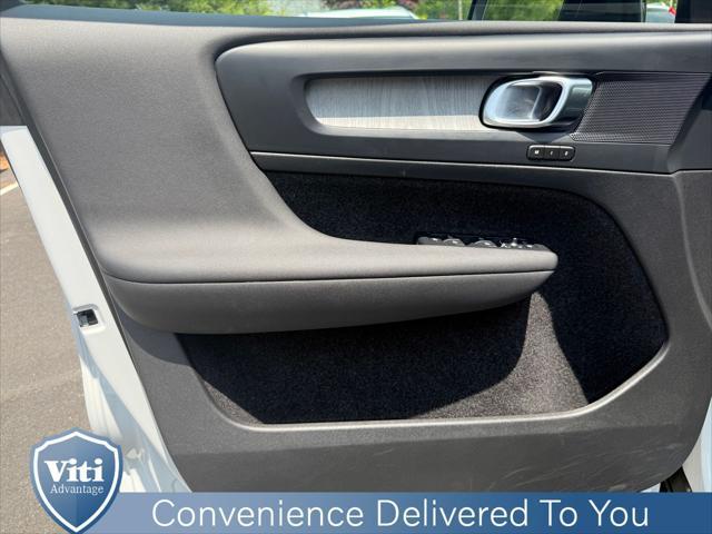 used 2024 Volvo XC40 car