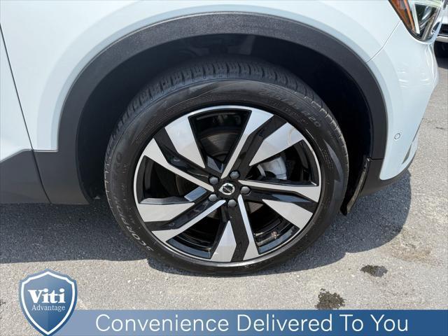 used 2024 Volvo XC40 car