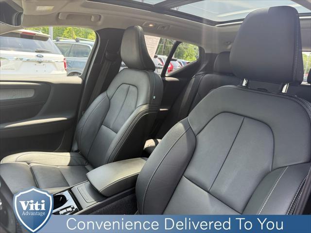 used 2024 Volvo XC40 car