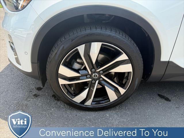 used 2024 Volvo XC40 car