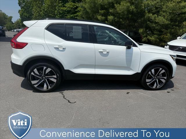 used 2024 Volvo XC40 car