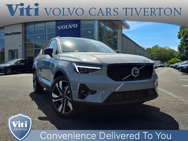 new 2025 Volvo XC40 car, priced at $51,040