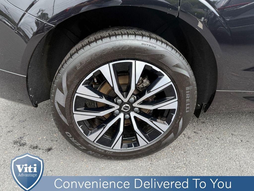 used 2024 Volvo XC60 car, priced at $42,998