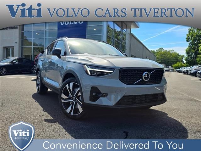 new 2025 Volvo XC40 car, priced at $51,040