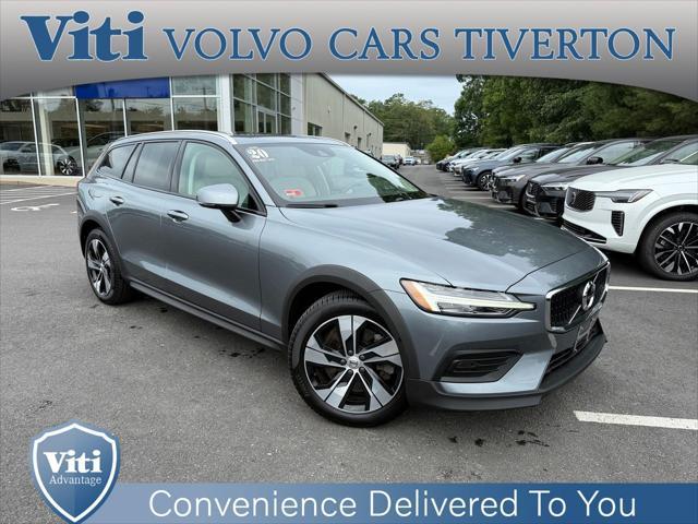 used 2020 Volvo V60 Cross Country car, priced at $28,998