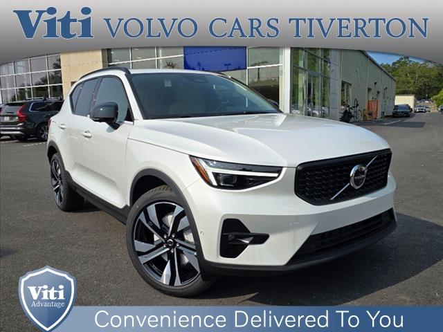 new 2025 Volvo XC40 car, priced at $51,550