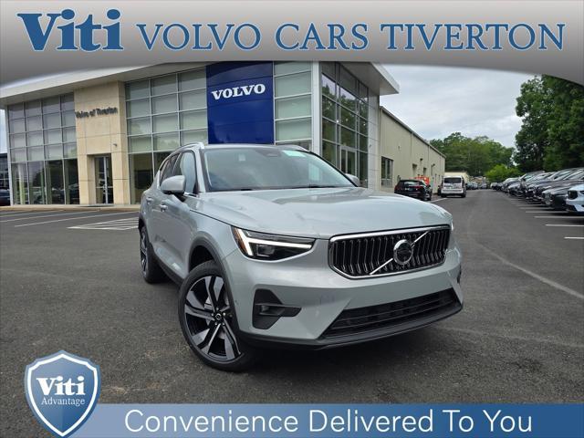 new 2025 Volvo XC40 car, priced at $51,040