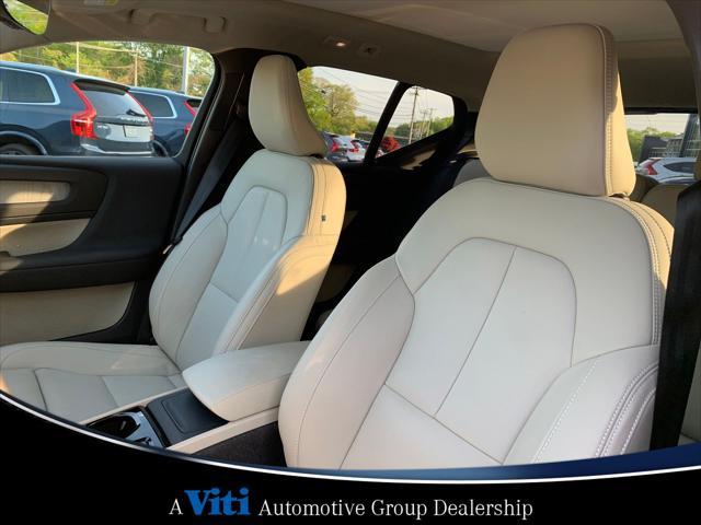 used 2024 Volvo XC40 car