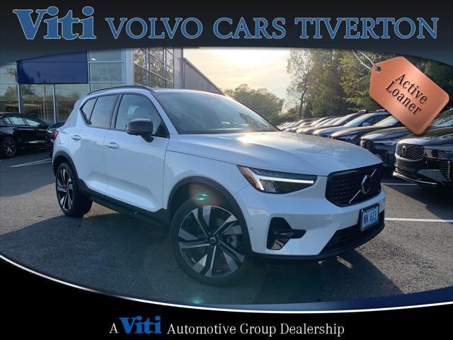 used 2024 Volvo XC40 car
