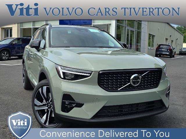 new 2025 Volvo XC40 car, priced at $51,040