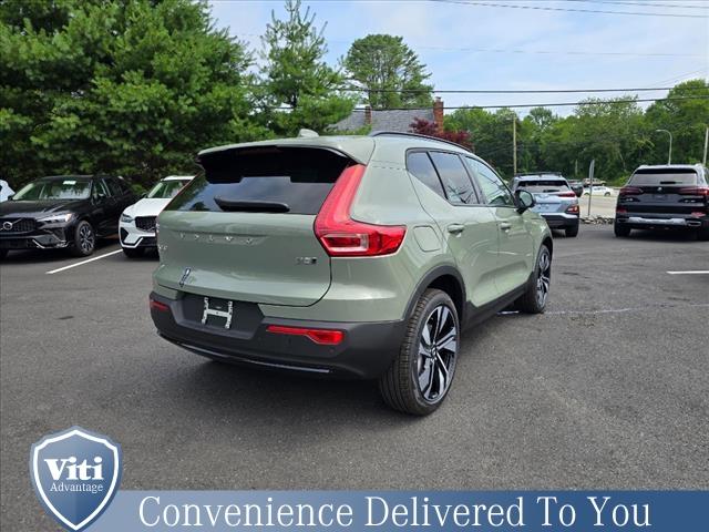 new 2025 Volvo XC40 car, priced at $51,040