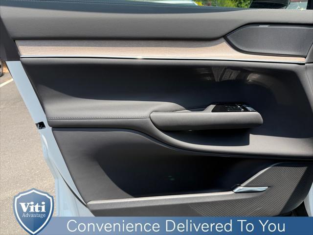new 2025 Volvo EX90 car, priced at $81,790