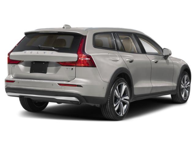 used 2024 Volvo V60 Cross Country car