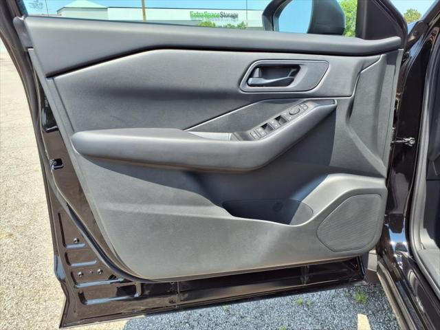 new 2025 Nissan Rogue car, priced at $32,200