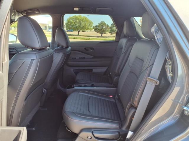 new 2025 Nissan Pathfinder car, priced at $43,505