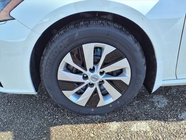 new 2025 Nissan Altima car, priced at $28,250