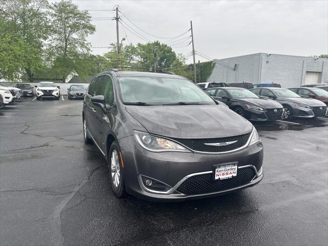 used 2017 Chrysler Pacifica car, priced at $15,755