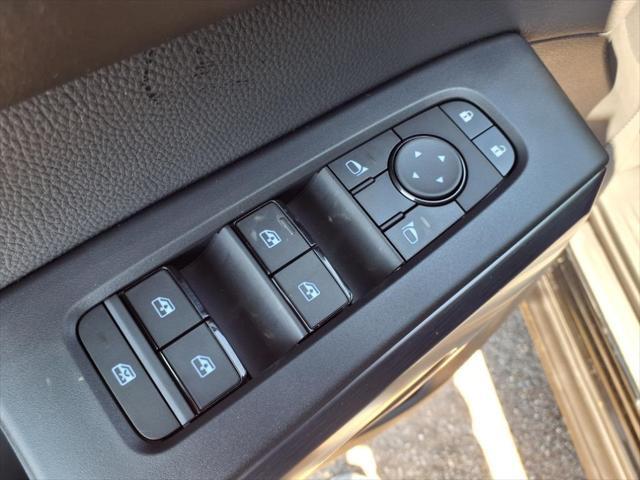 new 2025 Nissan Pathfinder car, priced at $42,880