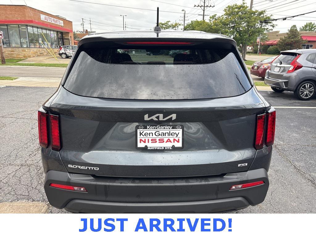 used 2023 Kia Sorento car, priced at $22,570