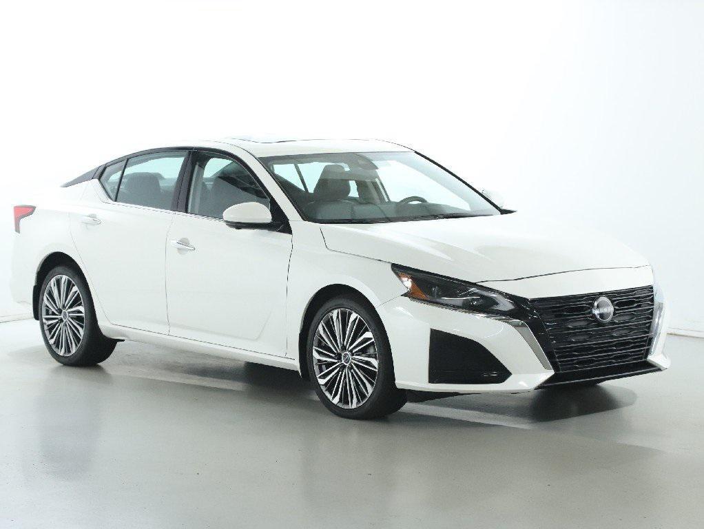 used 2024 Nissan Altima car, priced at $26,998