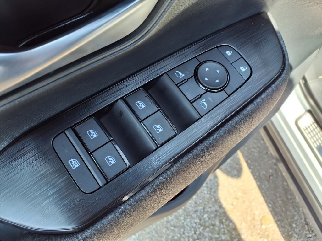 new 2025 Nissan Kicks car, priced at $28,740