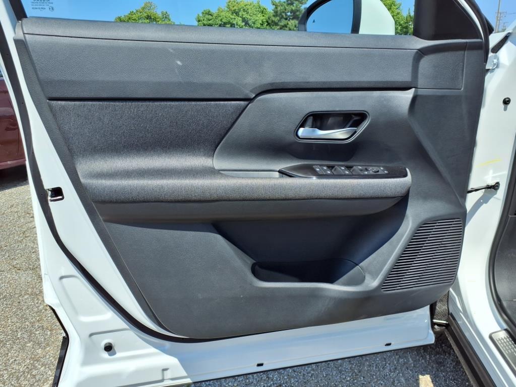 new 2025 Nissan Kicks car, priced at $28,740