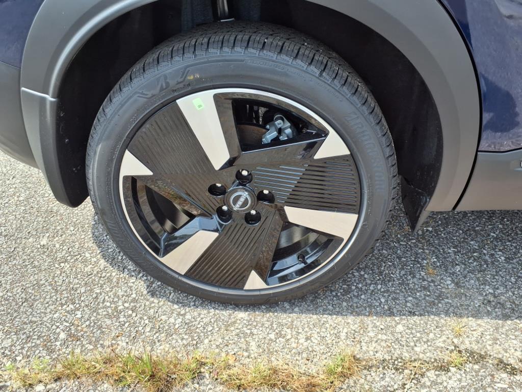 new 2025 Nissan Kicks car, priced at $30,340