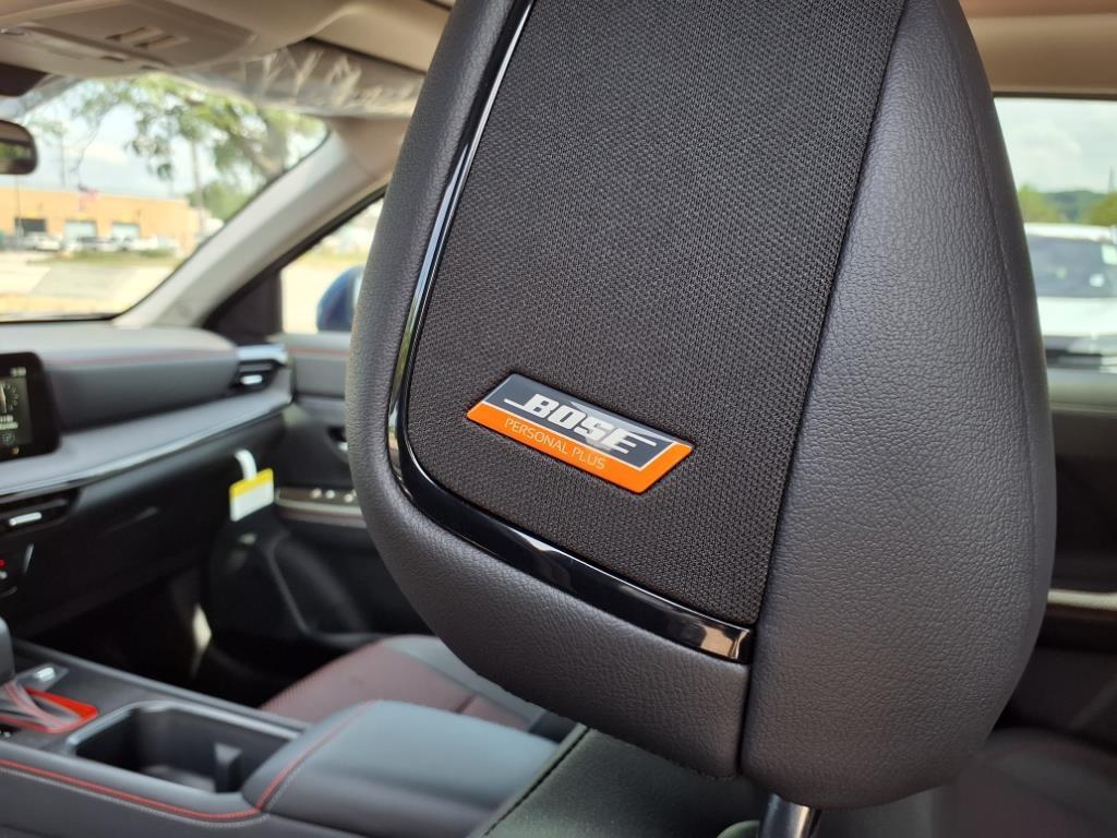 new 2025 Nissan Kicks car, priced at $30,340